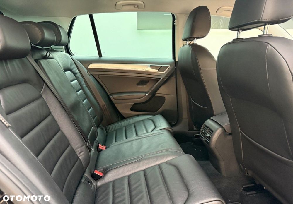 Volkswagen Golf - 19
