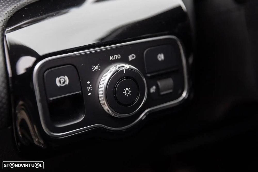 Mercedes-Benz A 180 - 50