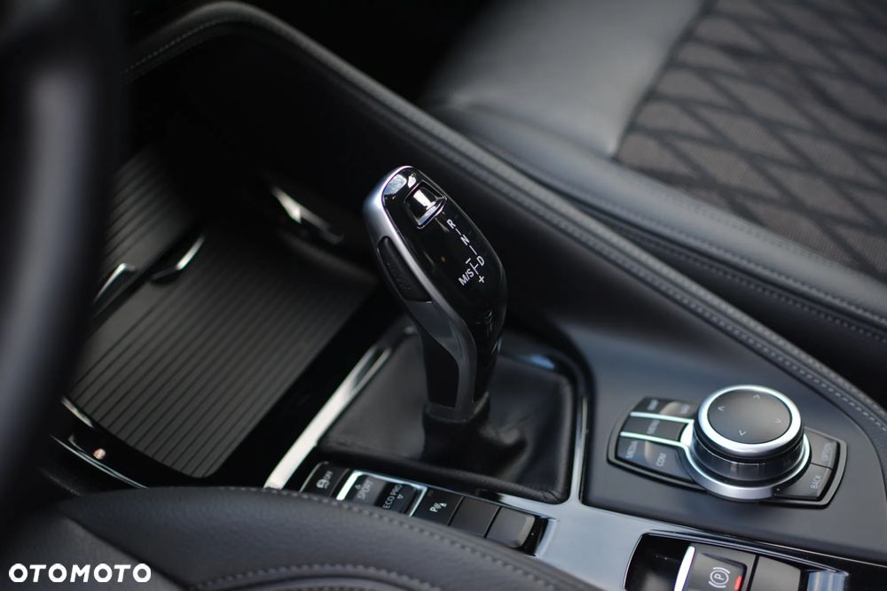 BMW X1 sDrive20i xLine - 12