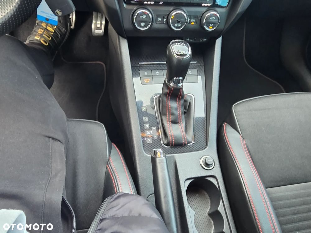 Skoda Octavia ver-combi-2-0-tdi-dsg-rs - 21