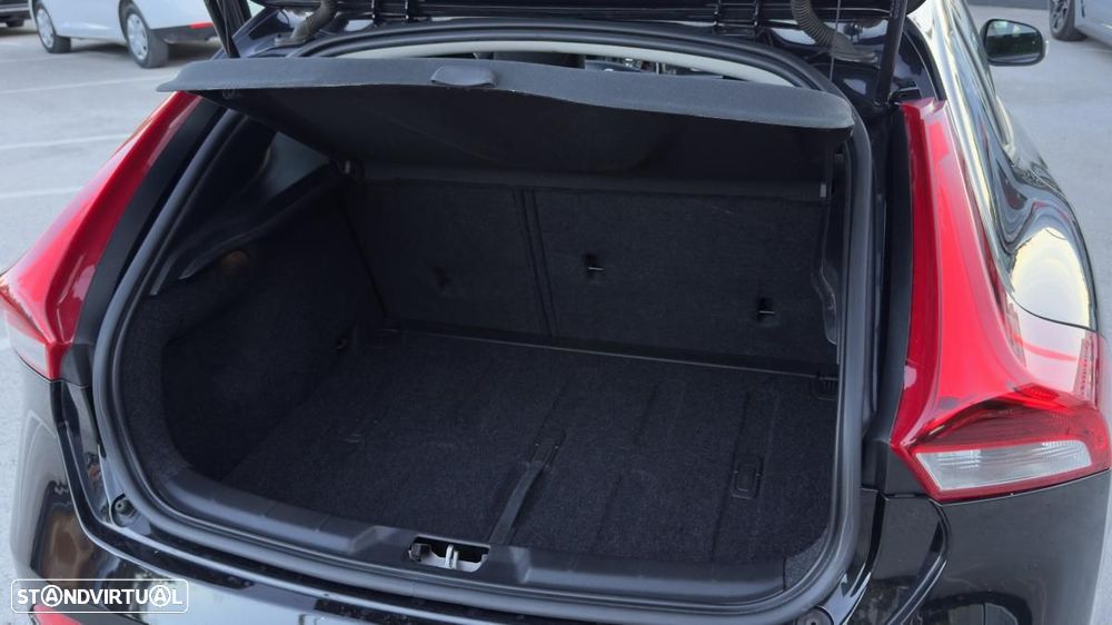 Volvo V40 - 25