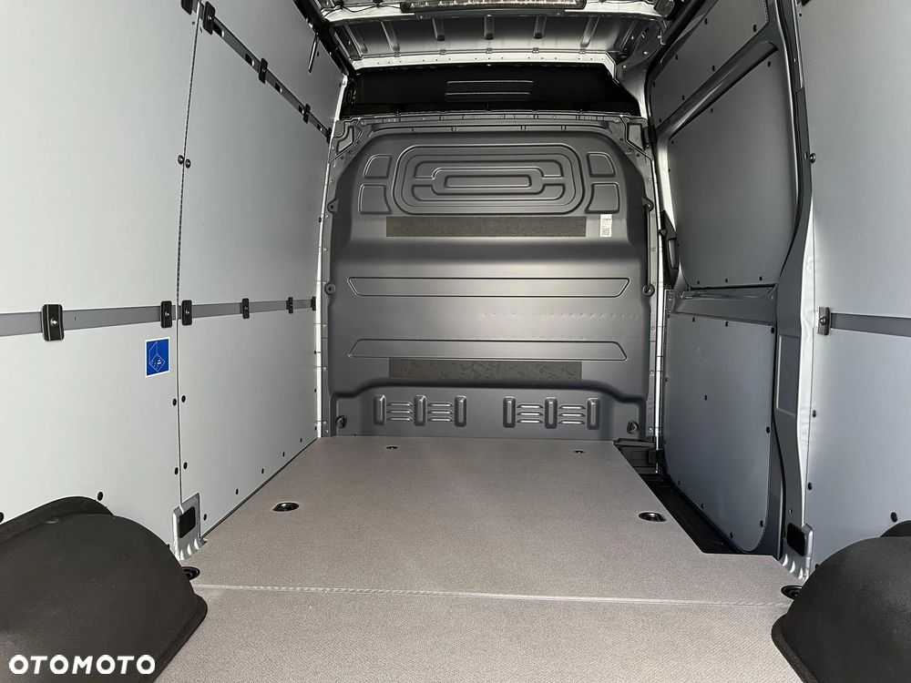 Mercedes-Benz Sprinter - 4