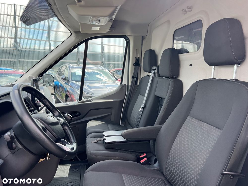 Ford Transit - 25