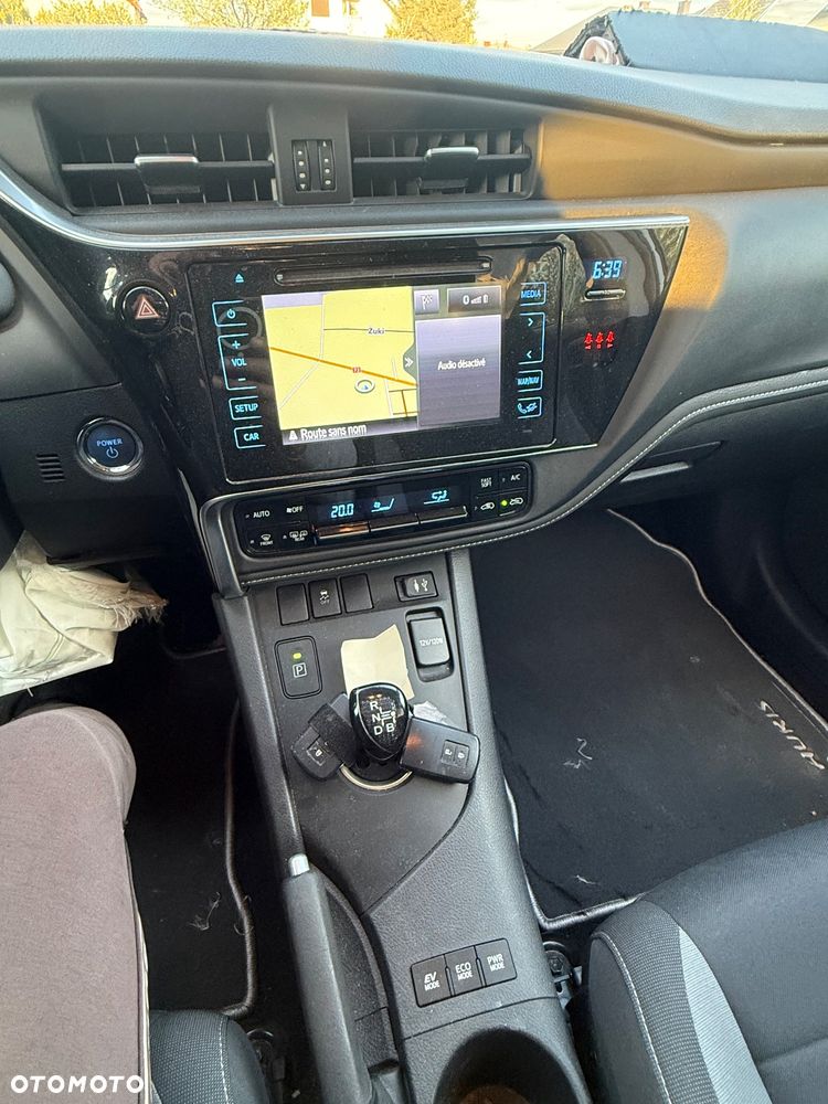 Toyota Auris 1.8 VVT-i Automatik Executive - 24