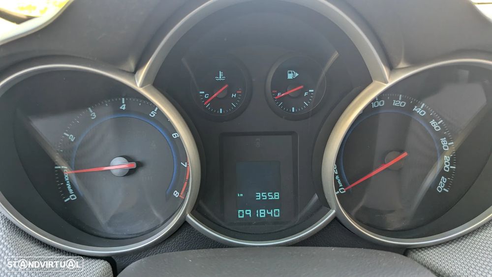 Chevrolet Cruze 1.6 LS - 21