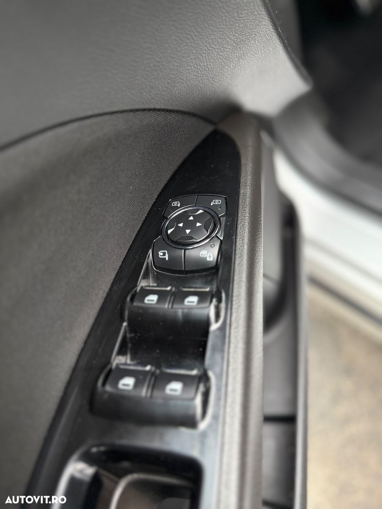 Ford Mondeo 2.0 TDCi Powershift Titanium - 26