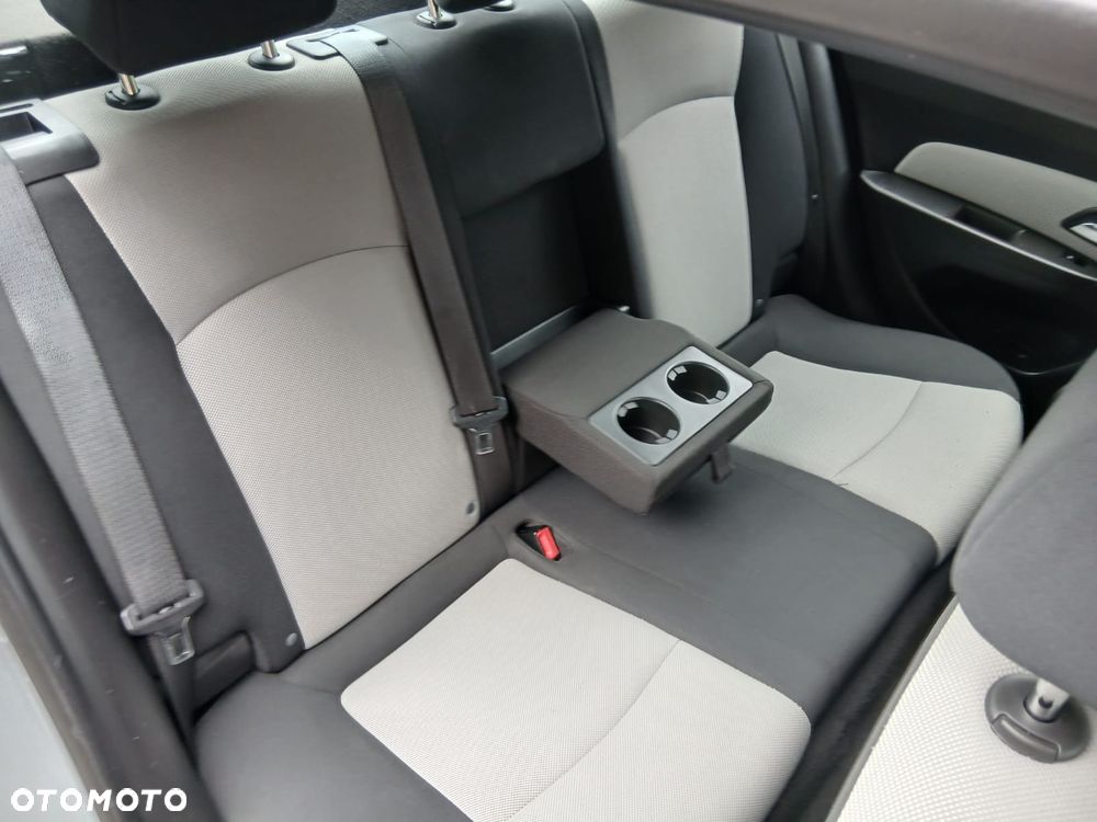 Chevrolet Cruze 1.8 LT+ - 30