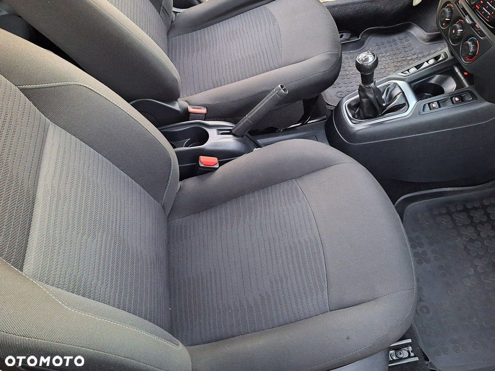 Peugeot 301 1.6 BlueHDi Active - 19