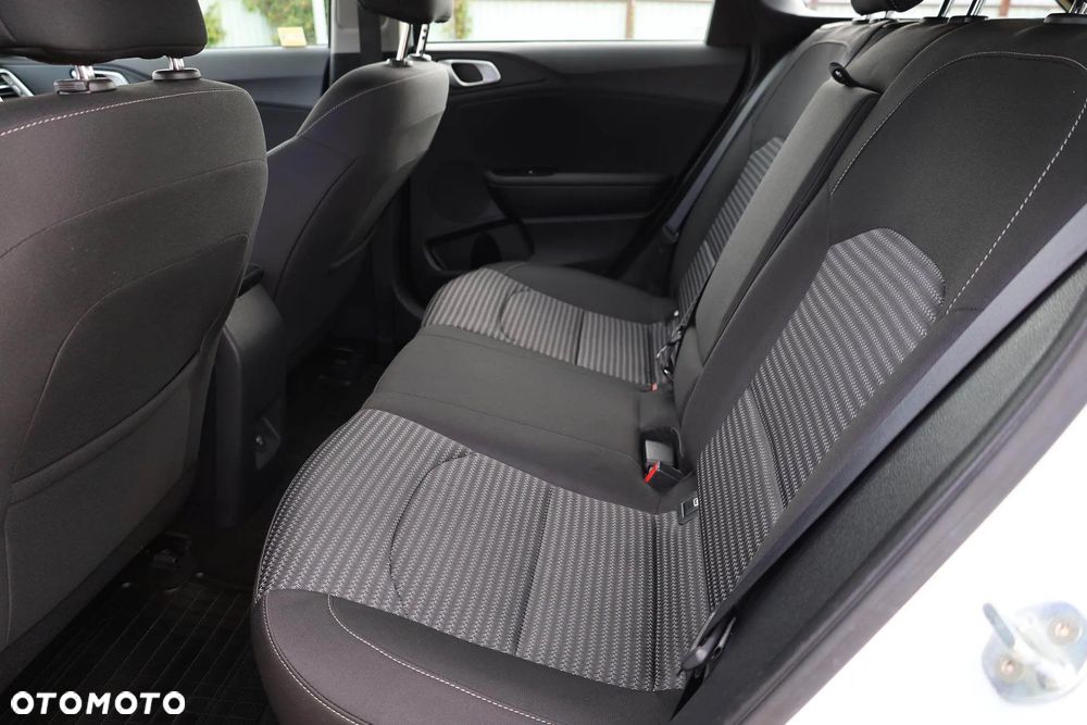 Kia Ceed 1.5 T-GDI M - 40