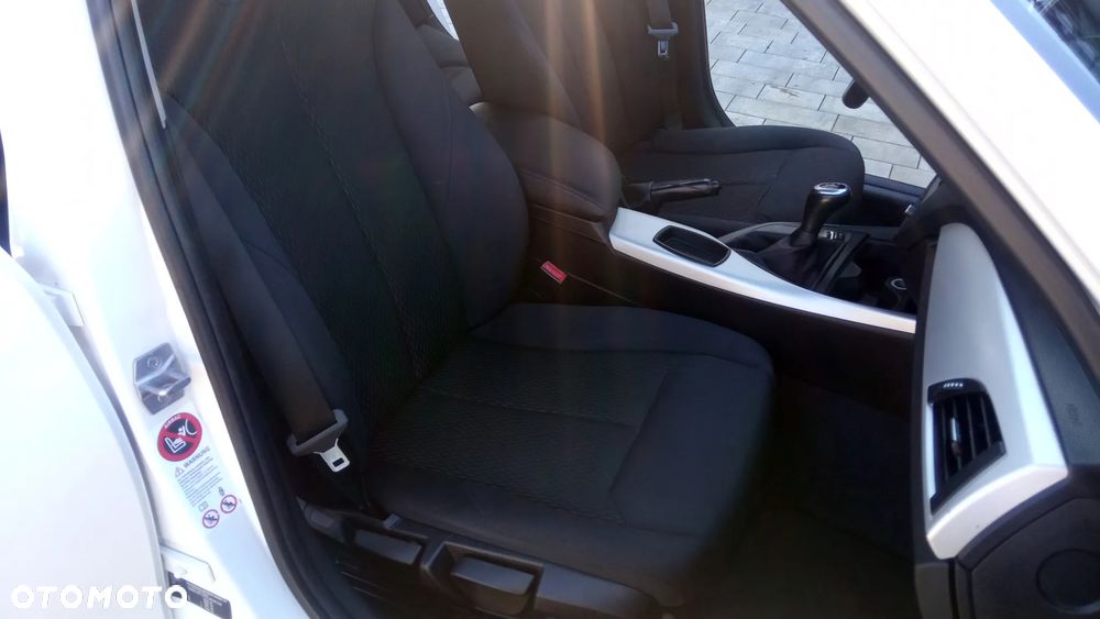 BMW Seria 1 114i - 17