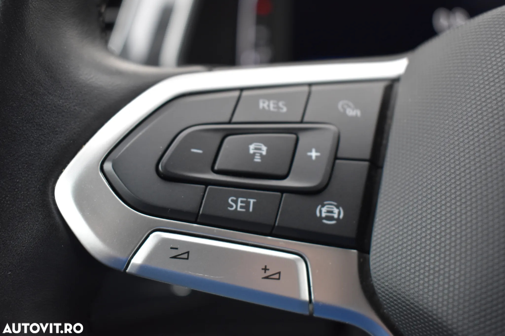 Volkswagen Tiguan 2.0 TDI SCR 4MOTION DSG Elegance - 24