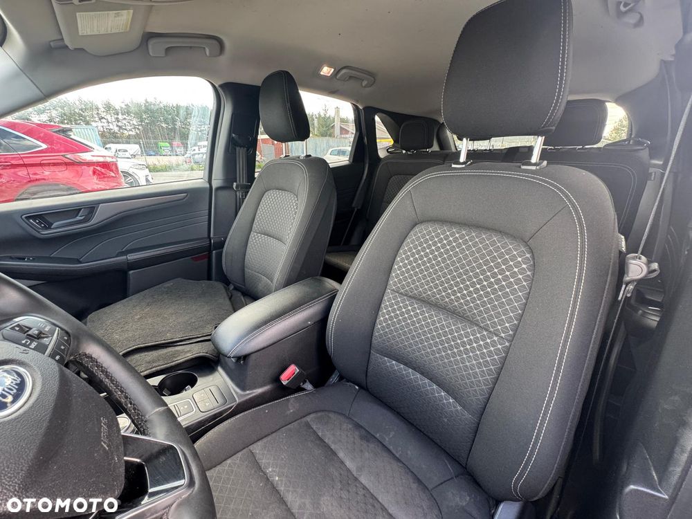 Ford Kuga - 11