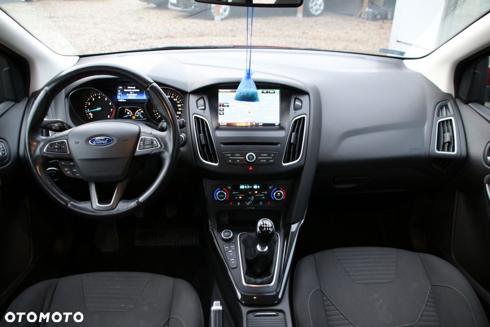 Ford Focus 1.0 EcoBoost Titanium - 24