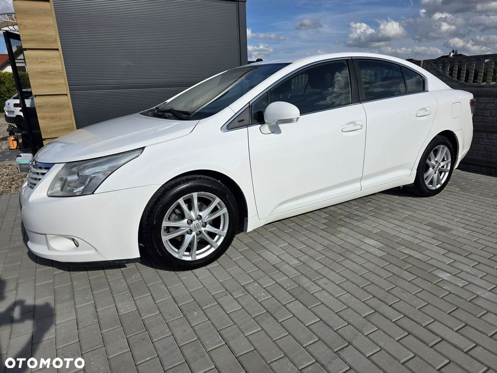 Toyota Avensis - 12