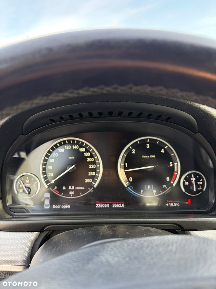 BMW Seria 5 M550d xDrive Sport-Aut - 5