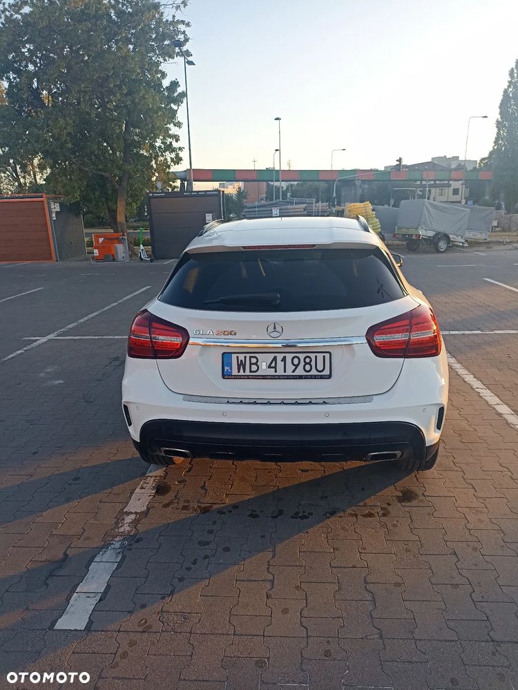 Mercedes-Benz GLA 200 7G-DCT AMG Line - 4