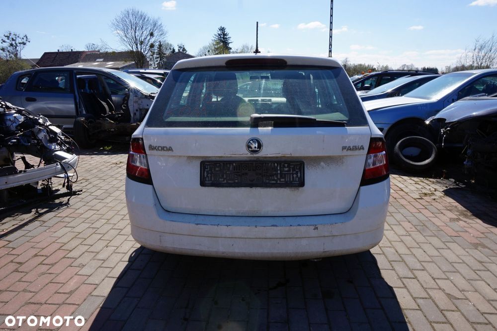 SKODA FABIA III NJ3 KOMBI 2015 LF9E 1.0 12V CHYB 75KM QAE BIAŁY na części - 4