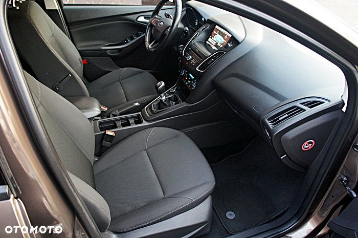 Ford Focus 1.5 EcoBoost STart-Stopp-System TITANIUM - 10