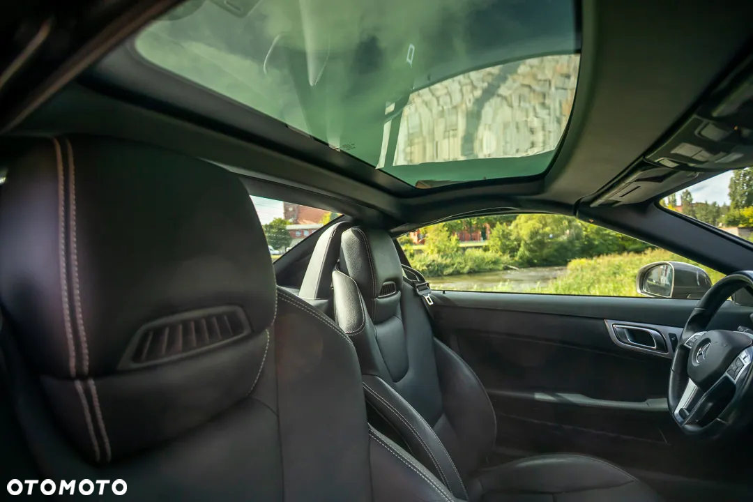 Mercedes-Benz SLK 200 (BlueEFFICIENCY) - 37