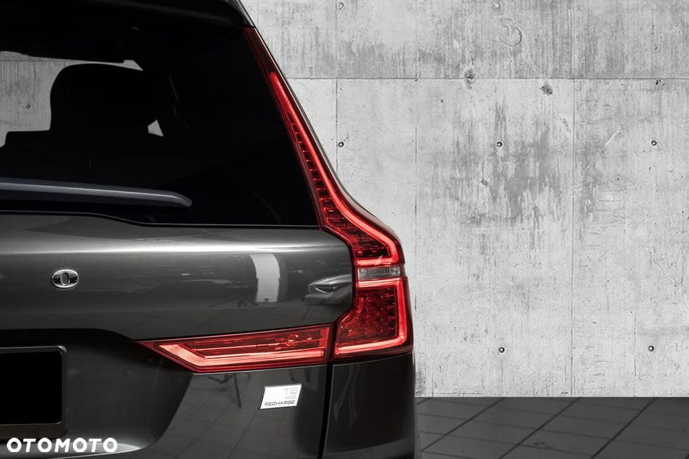 Volvo XC 60 T8 Plug-In Hybrid AWD R-Design - 12