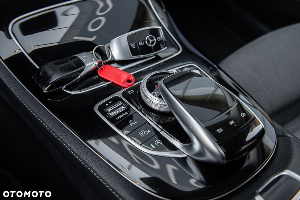 Mercedes-Benz Klasa E 220 d Business Edition 9G-TRONIC - 28