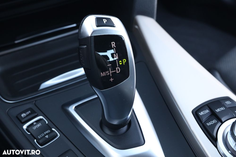 BMW Seria 3 320d Touring Aut. Modern Line - 16