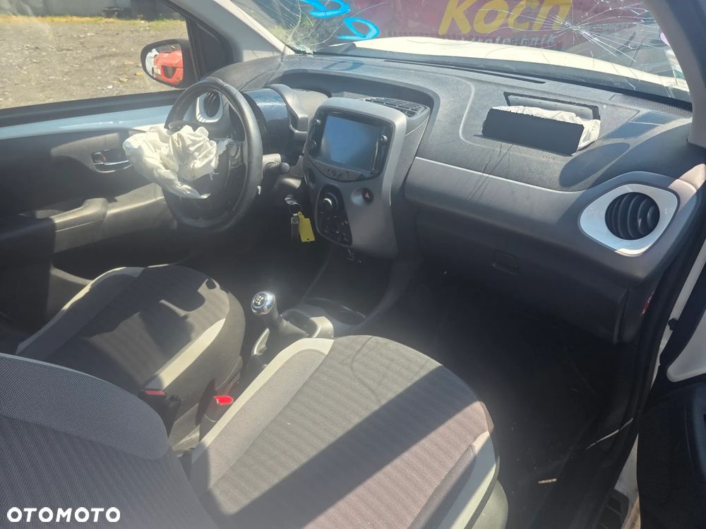 Toyota Aygo x-play - 13