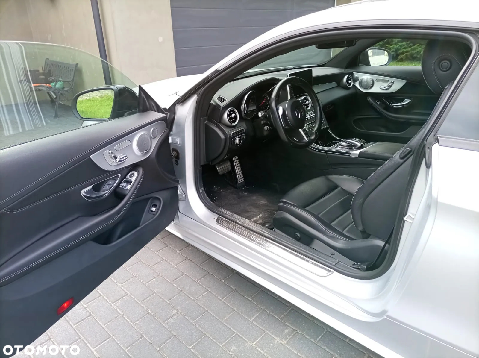 Mercedes-Benz Klasa C 300 Coupe 9G-TRONIC AMG Line - 3