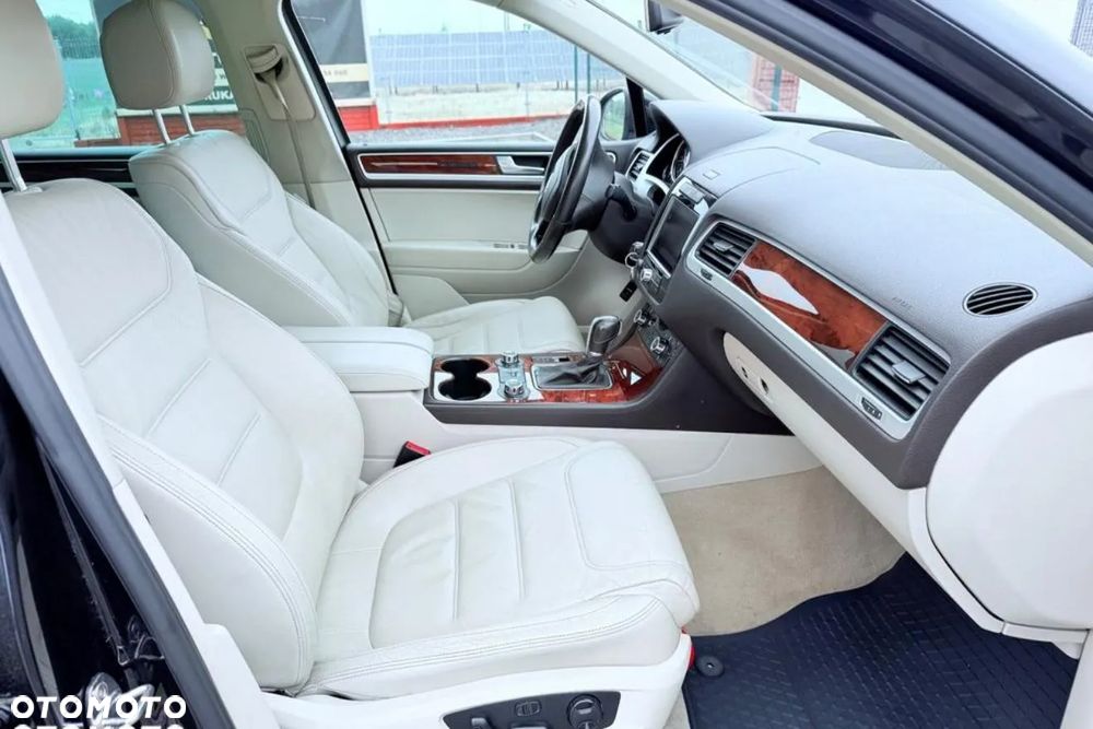 Volkswagen Touareg 3.0 V6 TDI BMT - 9