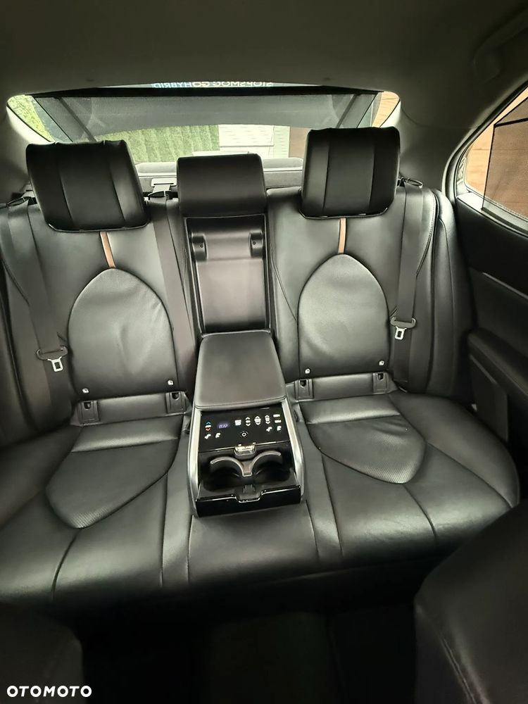 Toyota Camry 2.5 Hybrid Executive CVT - 17
