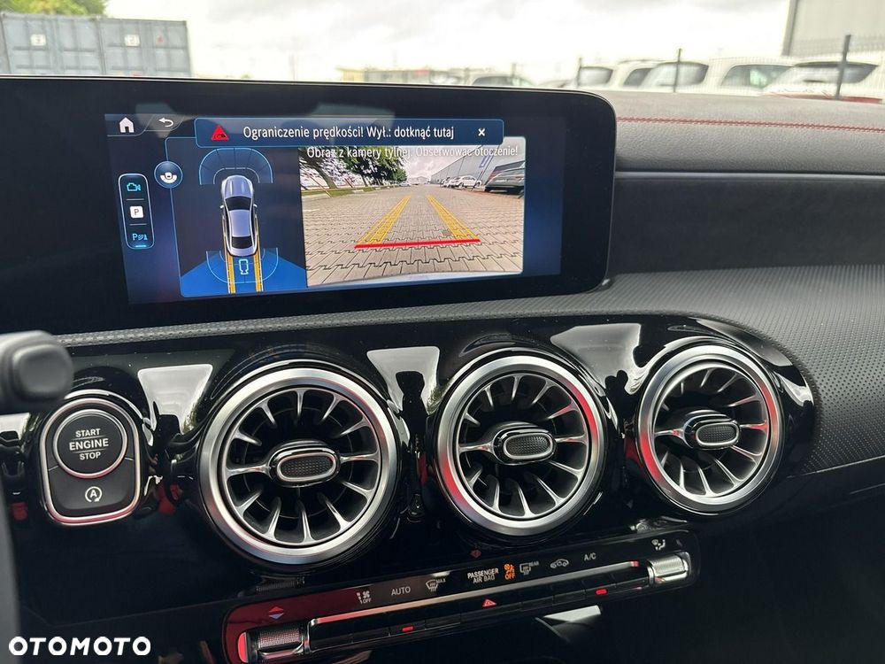 Mercedes-Benz CLA 200 7G-DCT - 24