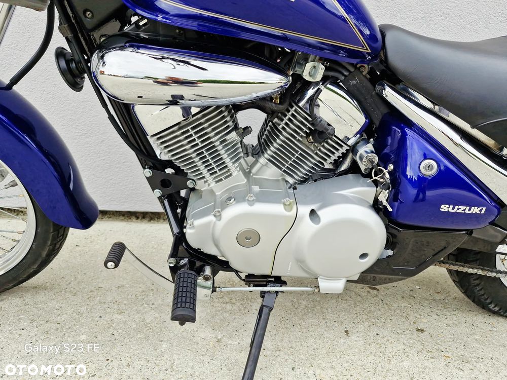 Suzuki Intruder - 12