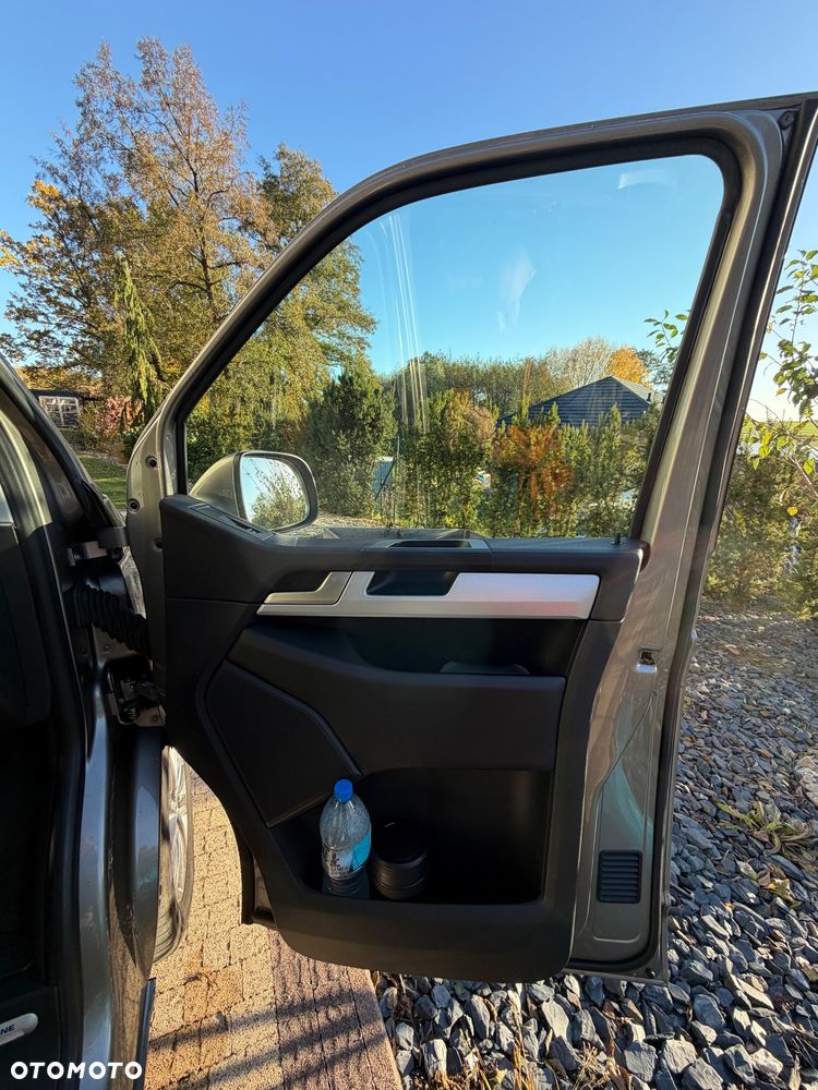 Volkswagen Multivan - 15