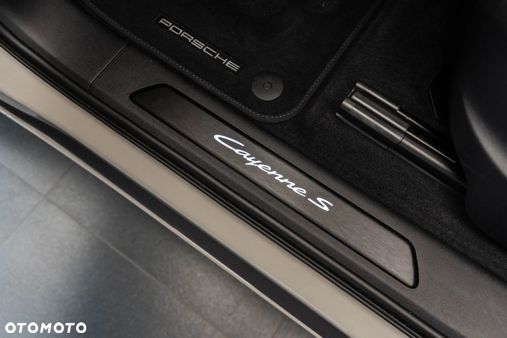 Porsche Cayenne S E-Hybrid PHEV Black Edition - 27