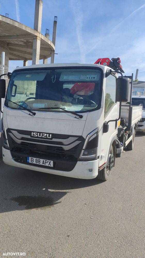 Isuzu M30 - 8