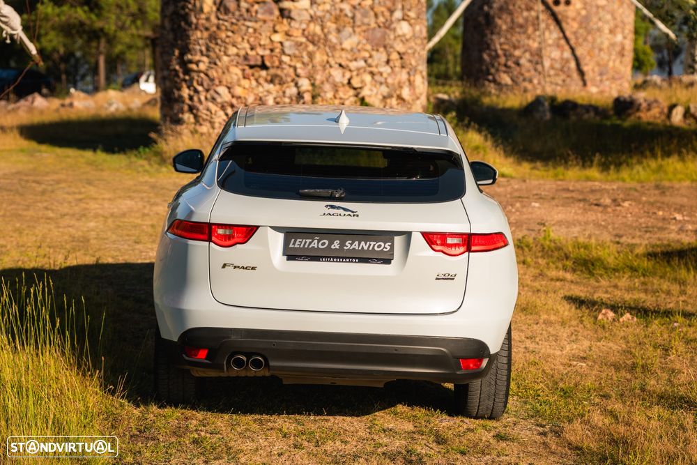 Jaguar F-Pace 2.0 i4D Pure - 11