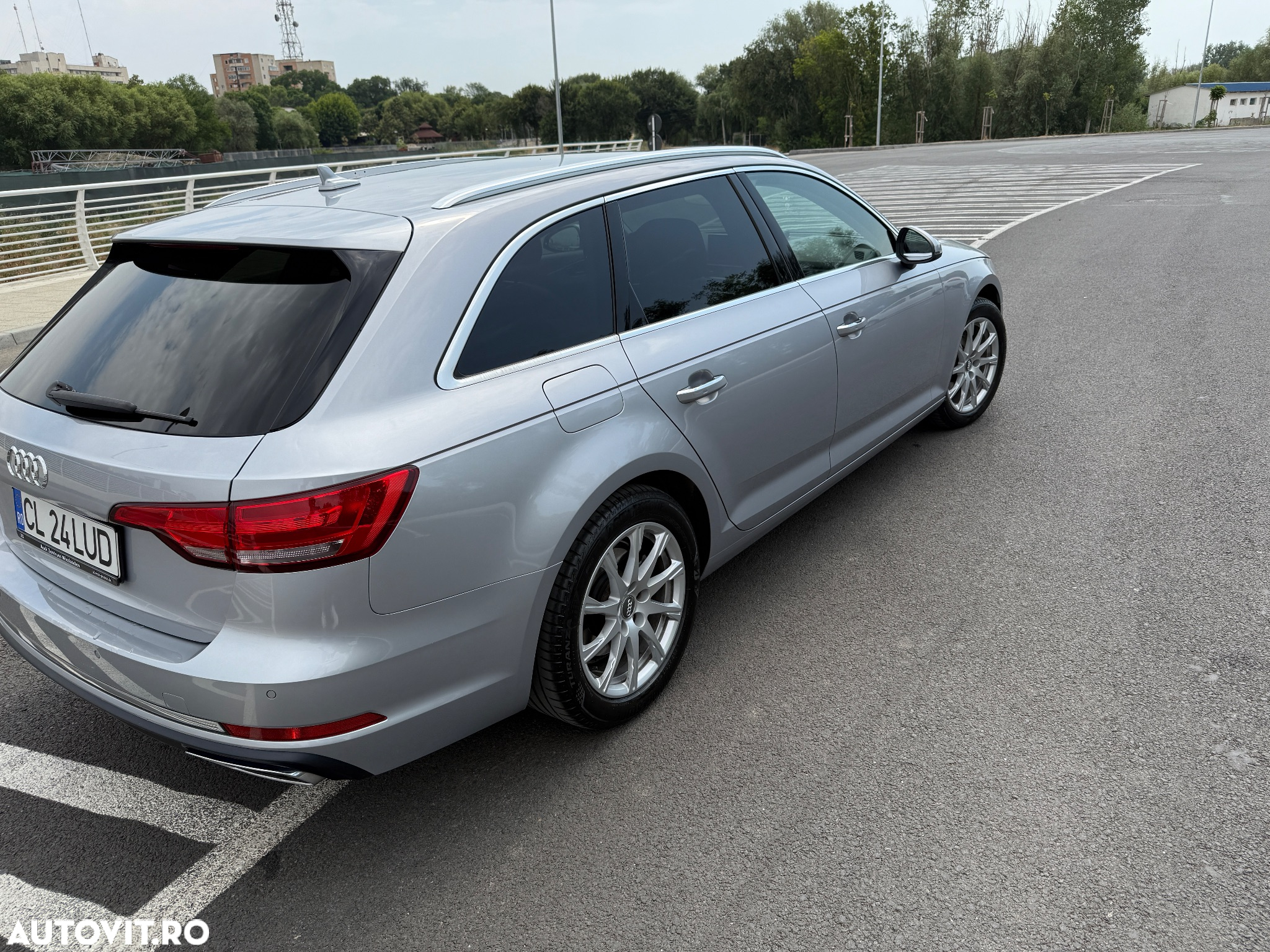 Audi A4 Avant 2.0 TDI S tronic Design - 3