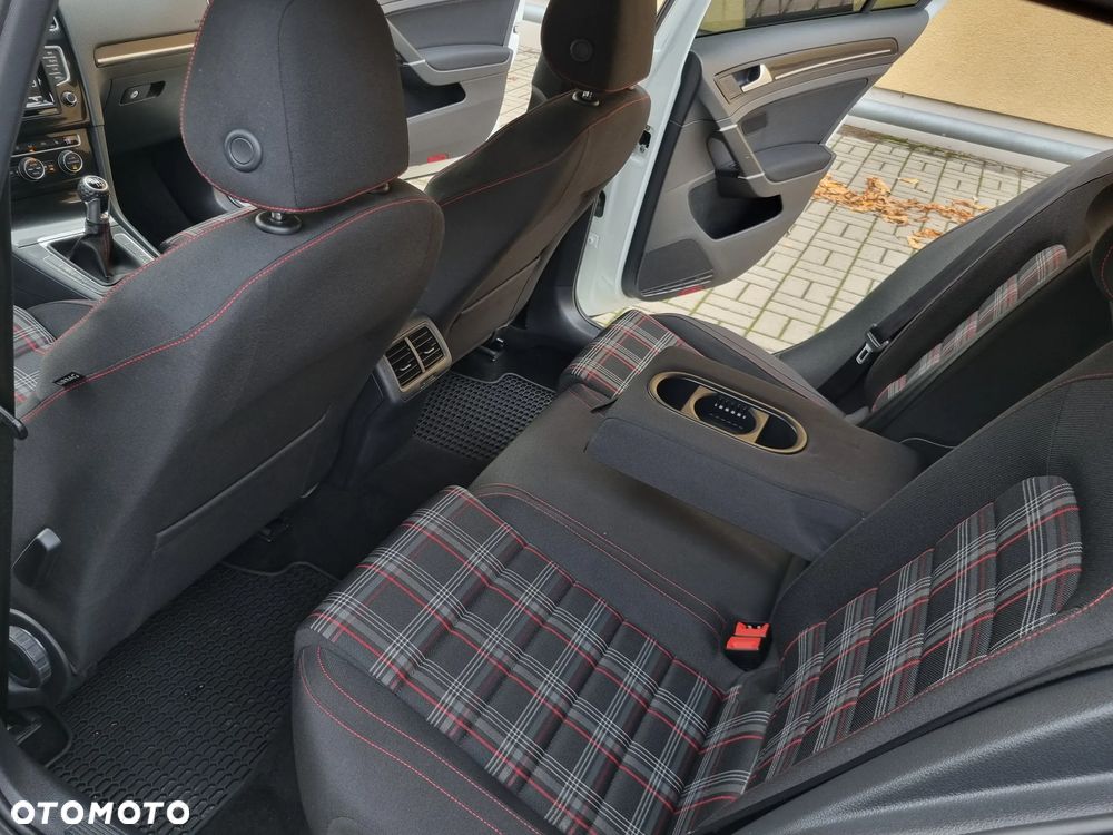 Volkswagen Golf VII 2.0 TSI BMT GTI - 27