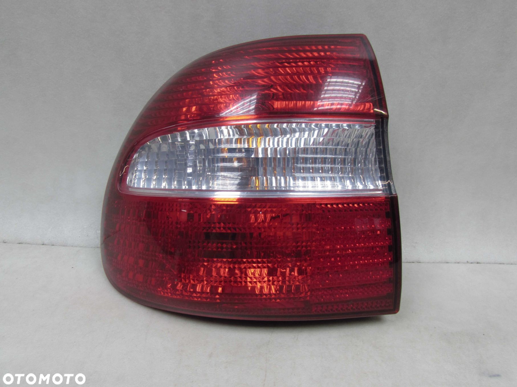 VOLVO V40 LIFT 99-04 LAMPA TYL LEWA TYLNA 30621887 - 1