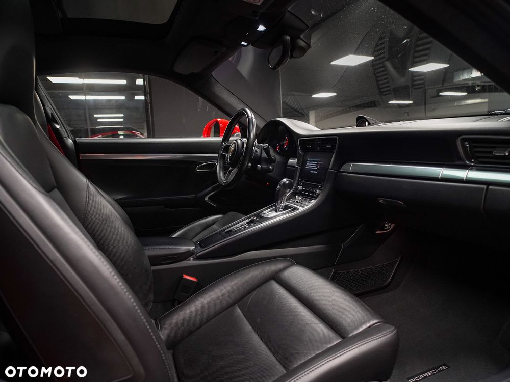 Porsche 911 Carrera S PDK - 33