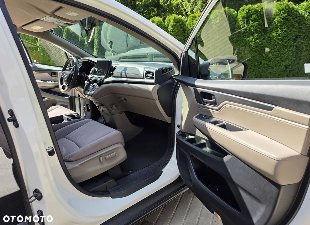 Honda Odyssey 3.5 LX - 10
