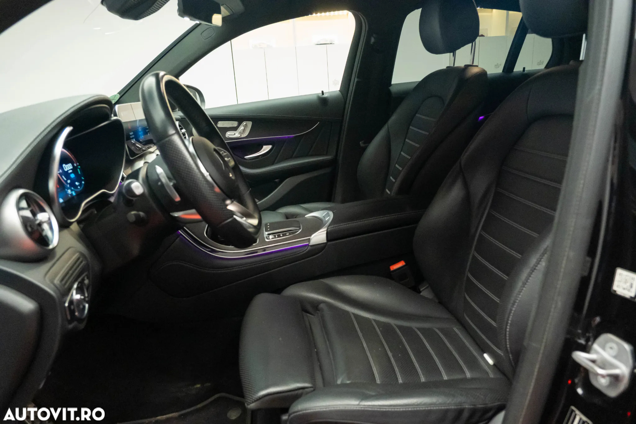 Mercedes-Benz GLC 300 e 4MATIC - 11