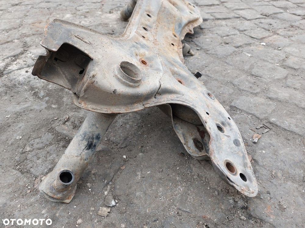 Sanki wózek PRZÓD TRAWERS BELKA PRZEDNIA TOYOTA YARIS I 99-05 1.0 B 73 KM - 2