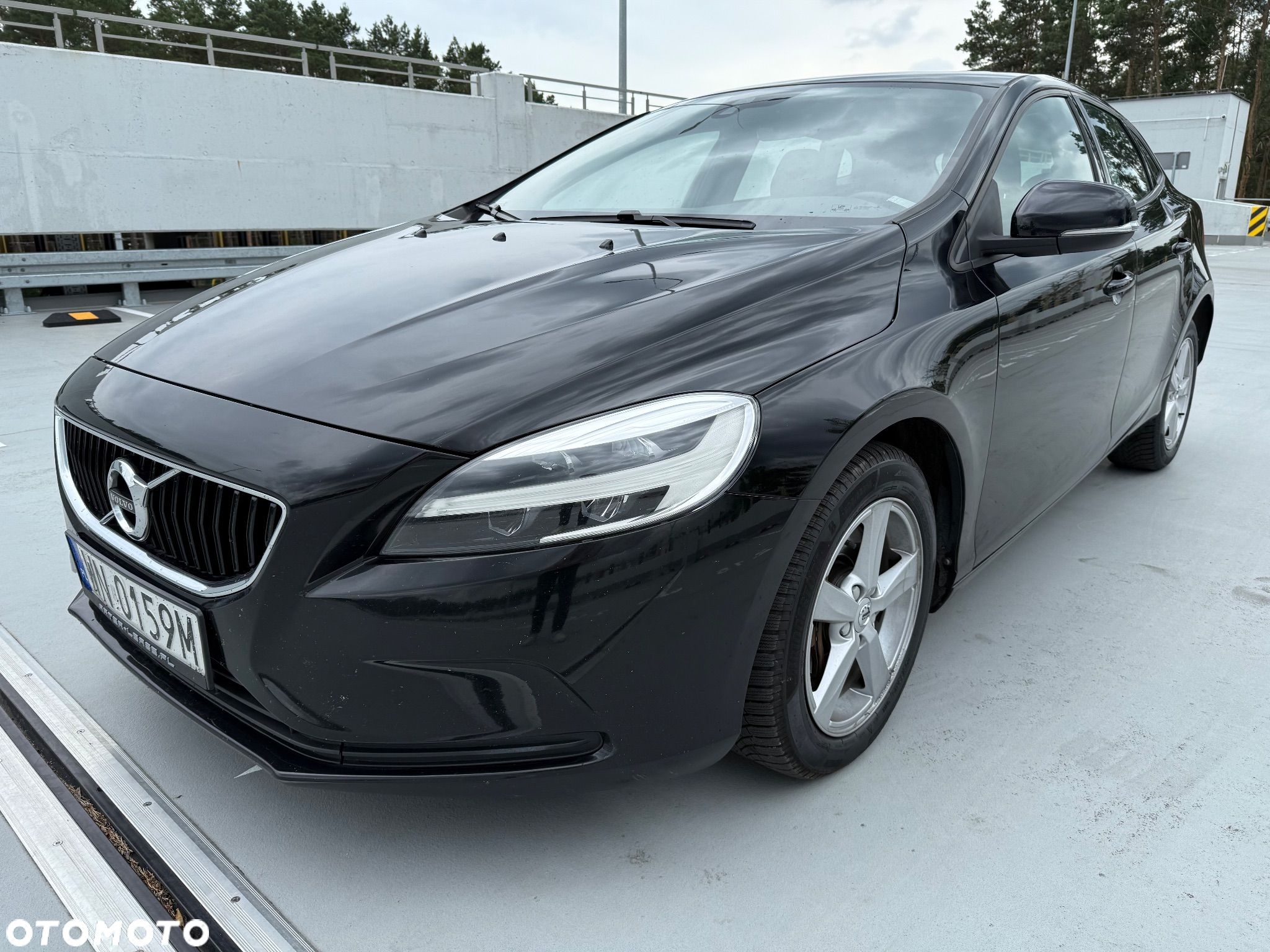Volvo V40 D3 Drive-E Momentum - 1