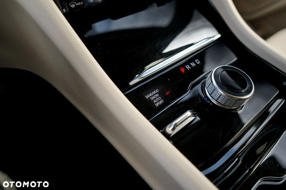 Jeep Grand Cherokee - 30