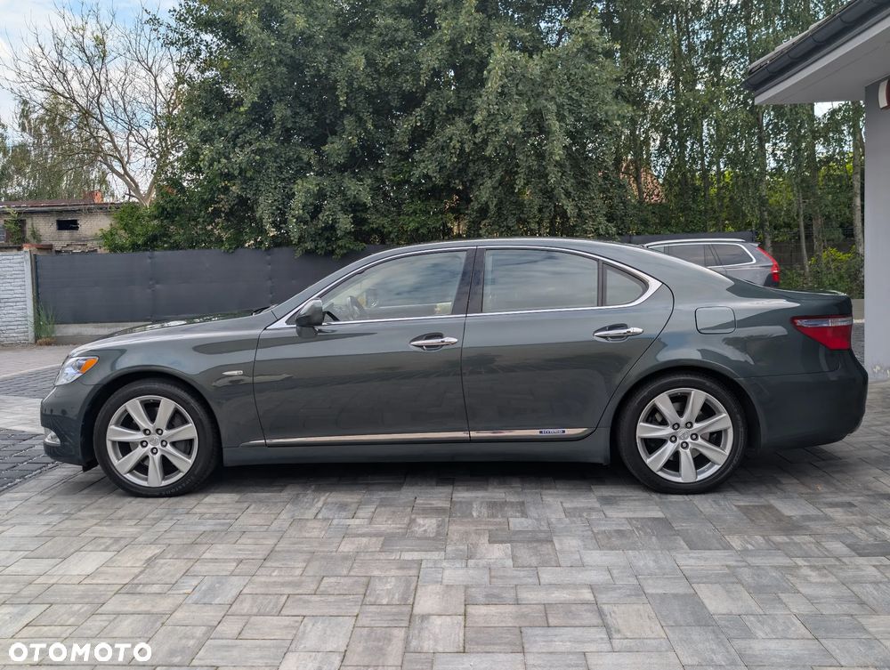 Lexus LS 600h Elegance - 23