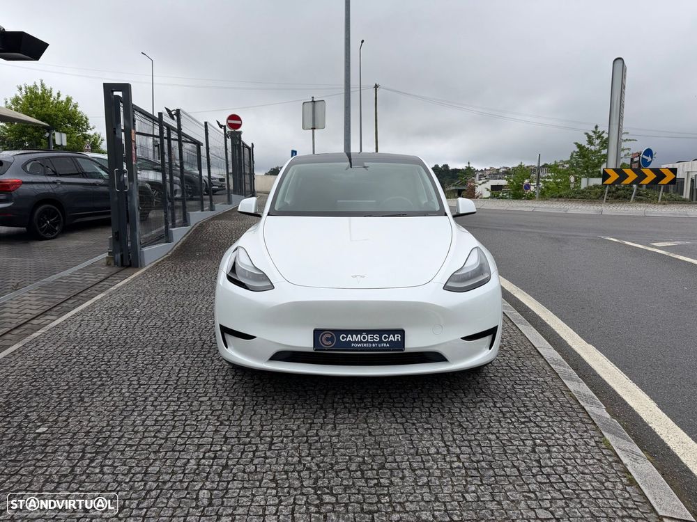 Tesla Model Y - 4