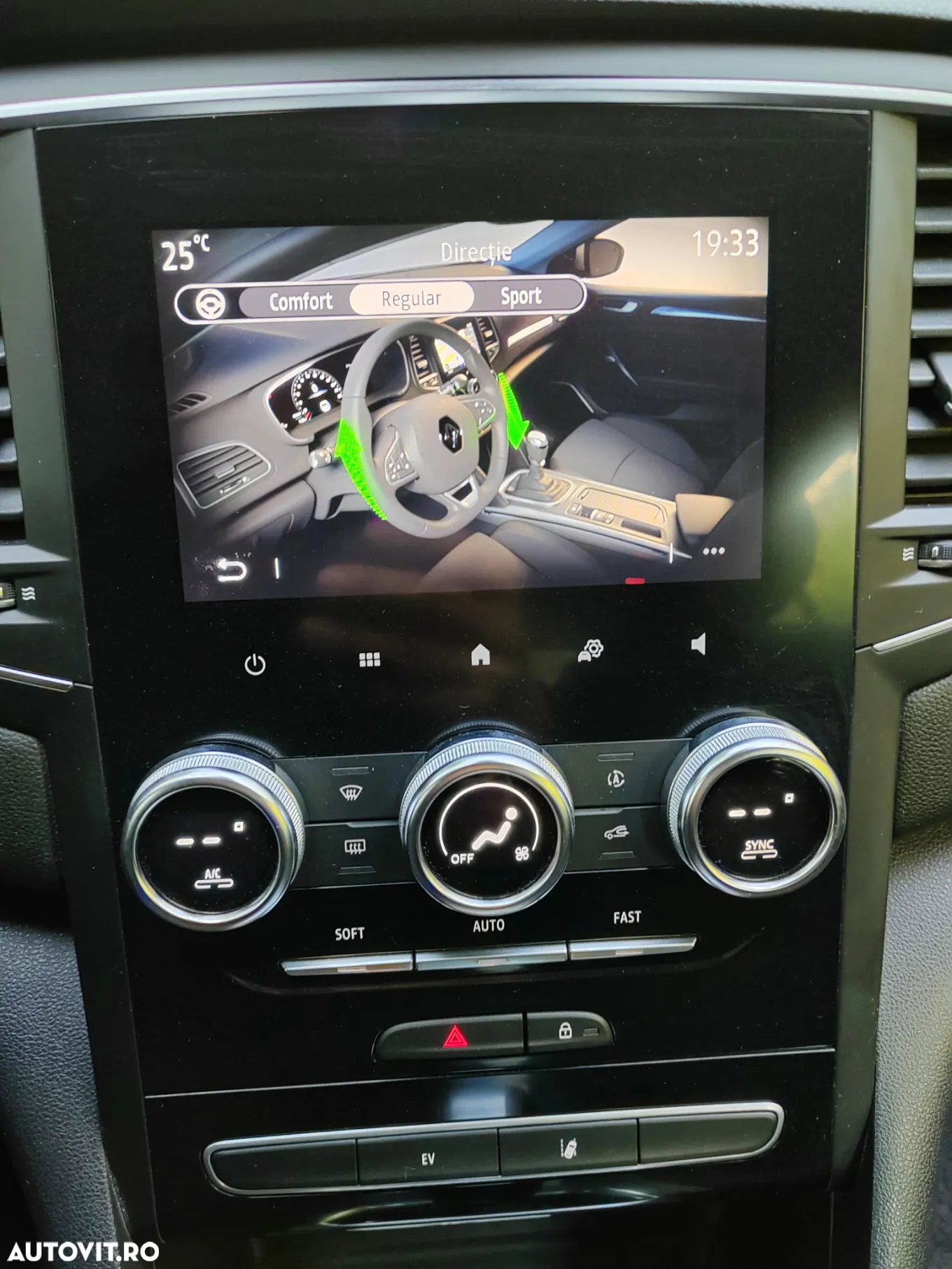 Renault Megane Grandtour E-TECH Plug-in 160 BUSINESS EDITION - 30