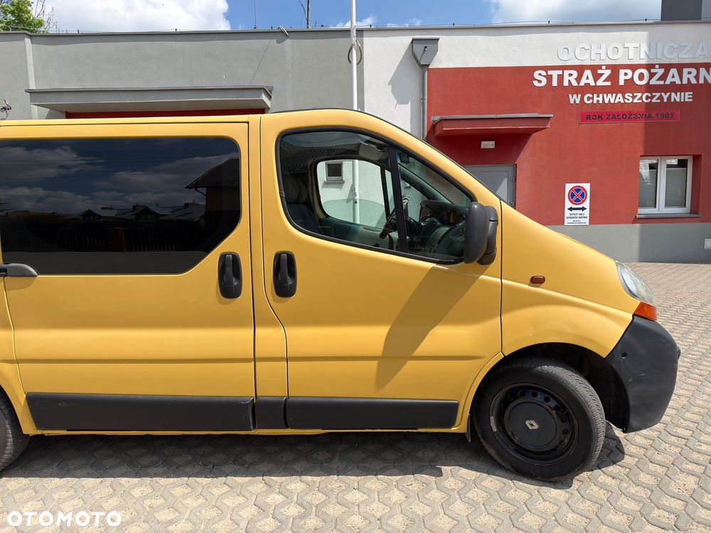 Renault Trafic Passenger - 9
