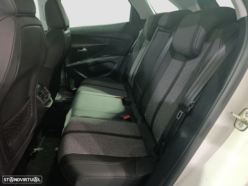 Peugeot 3008 1.2 PureTech Allure EAT8 - 9